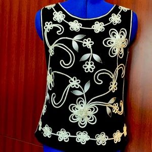 Lauren Michelle Exquisite Top.